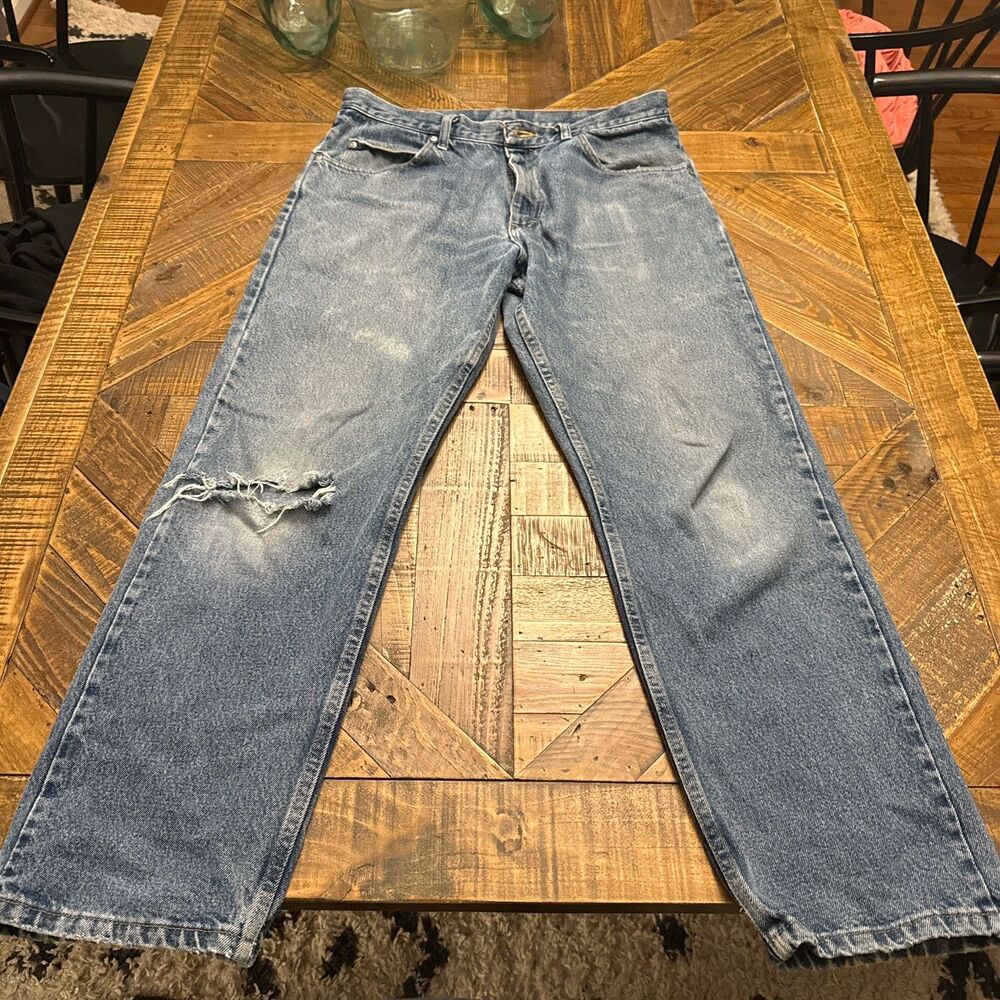 Wrangler Men’s Jeans 34x32 Relaxed Fit 9760WDR Premium Denim Distressed